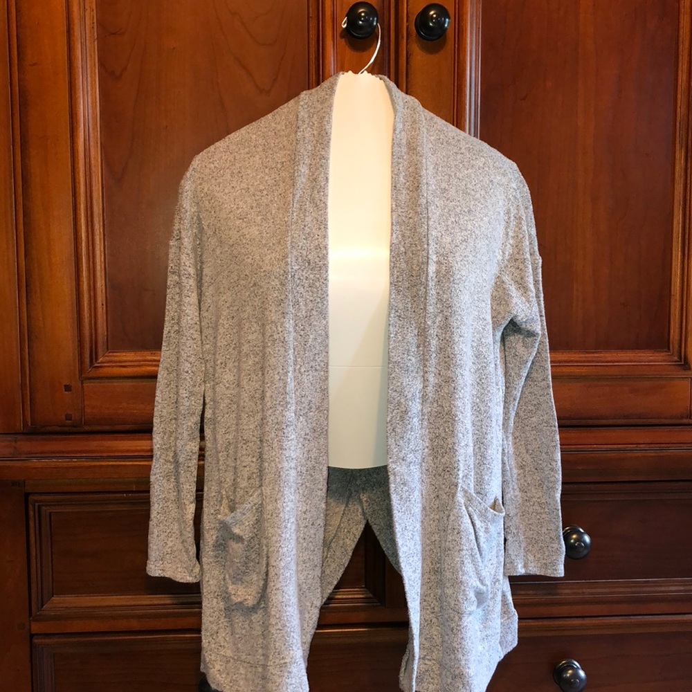 AE - Comfy Grey Cardigan